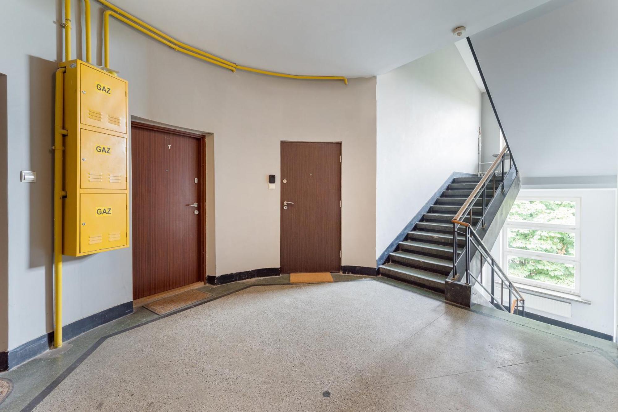 Wola Ratusz Homely Apartment ワルシャワ エクステリア 写真